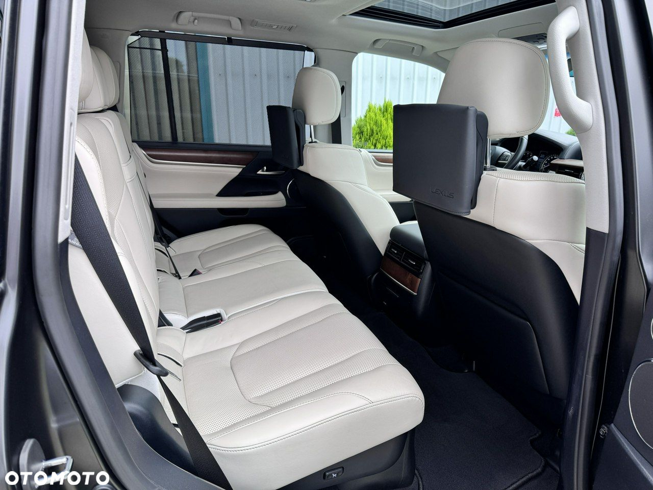 Lexus LX 570 Omotenashi - 20