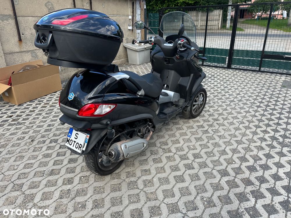 Piaggio MP-3 - 4