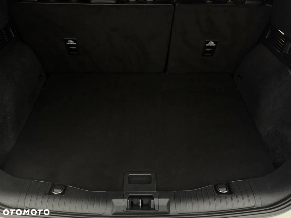 Ford Kuga 2.0 EcoBlue Hybrid ST-LINE - 33