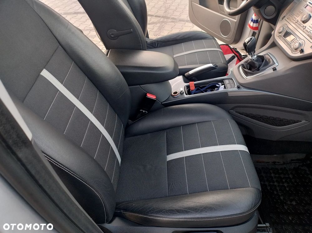 Ford Kuga 2.0 TDCi 4x4 Titanium - 27