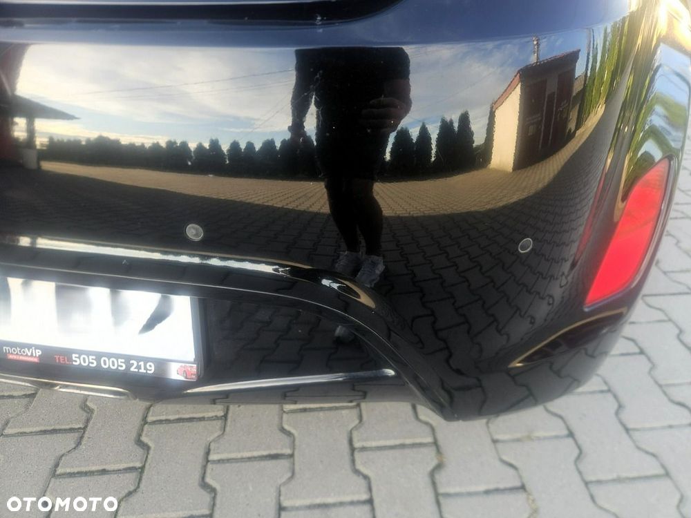Hyundai Veloster - 19