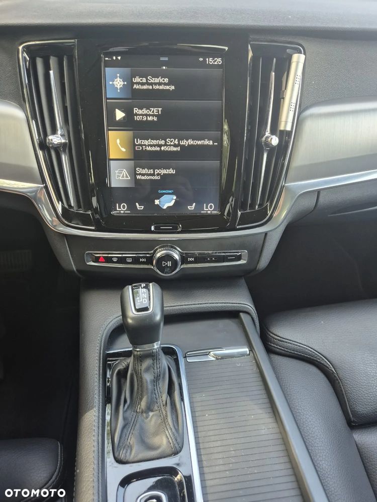Volvo V90 T4 Momentum Pro - 11