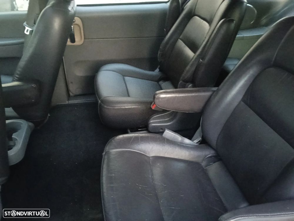 Kia Carnival 2.9 CRDi EX Top - 11