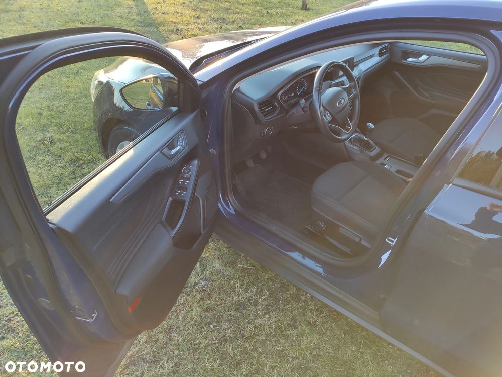 Ford Focus 1.0 EcoBoost Trend - 10