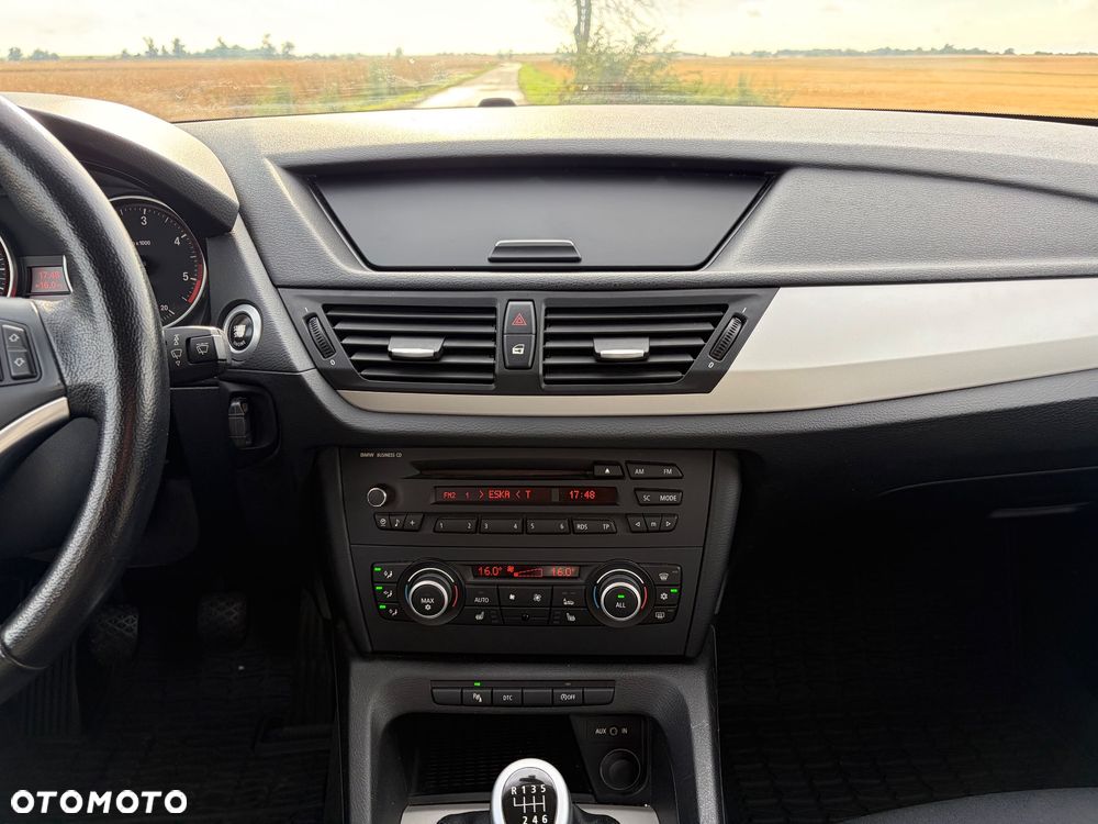 BMW X1 sDrive18d - 11