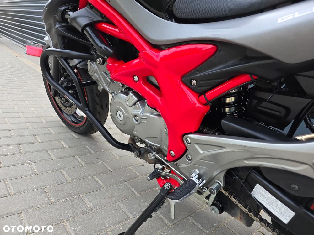 Suzuki Gladius - 10