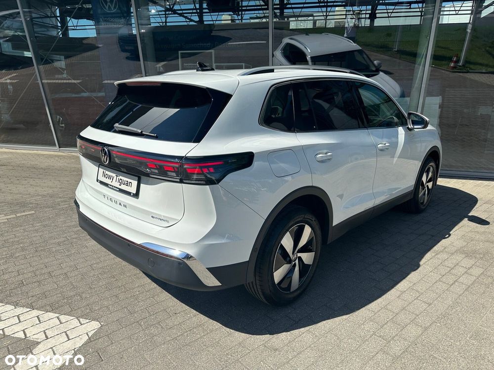 Volkswagen Tiguan - 9