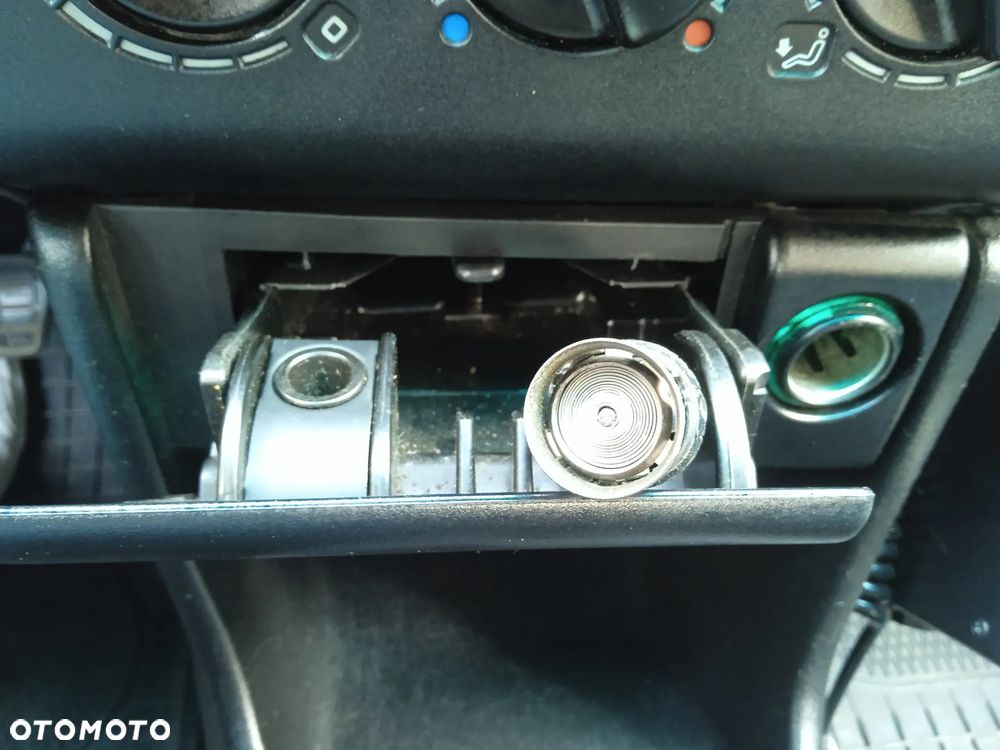 Volkswagen Passat 2.0 GL - 16