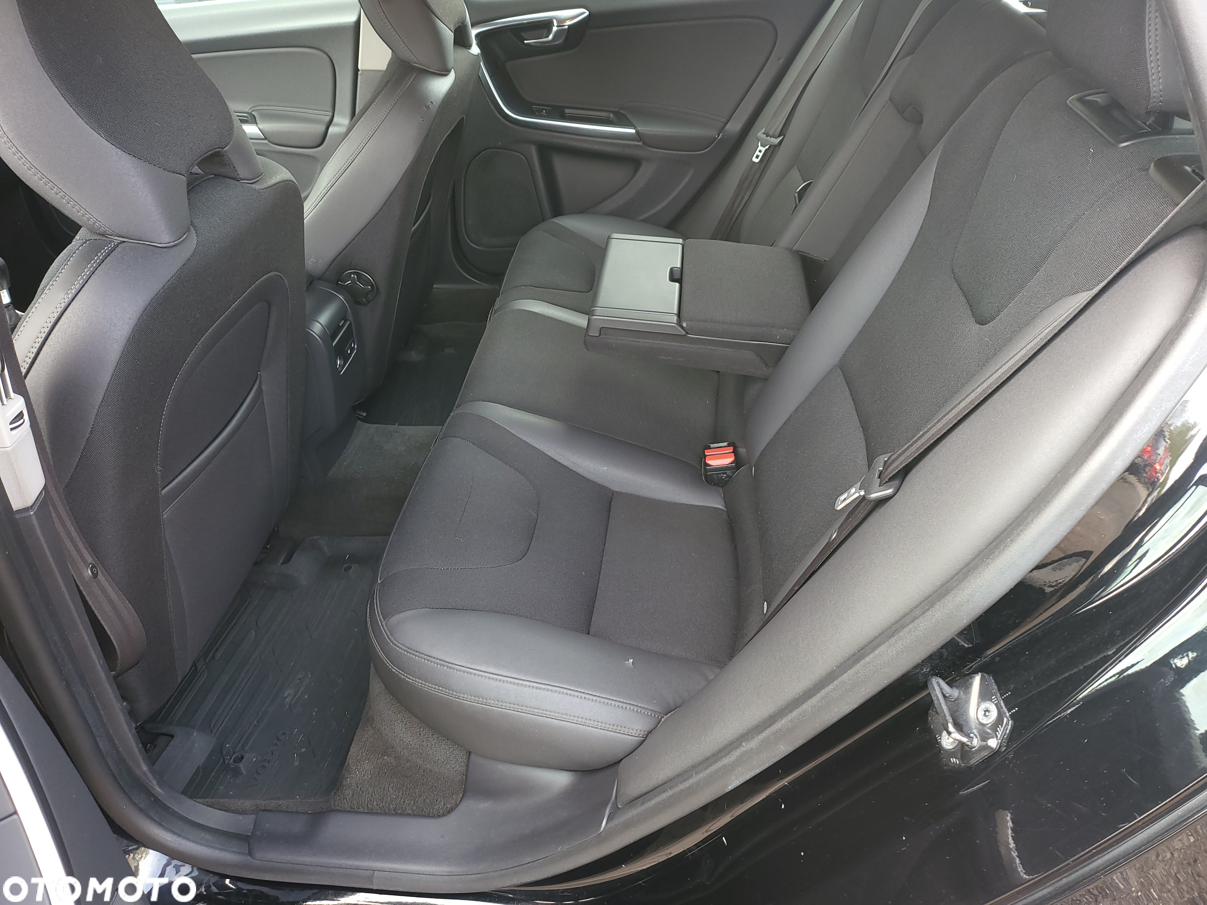 Volvo V60 D2 Momentum - 18