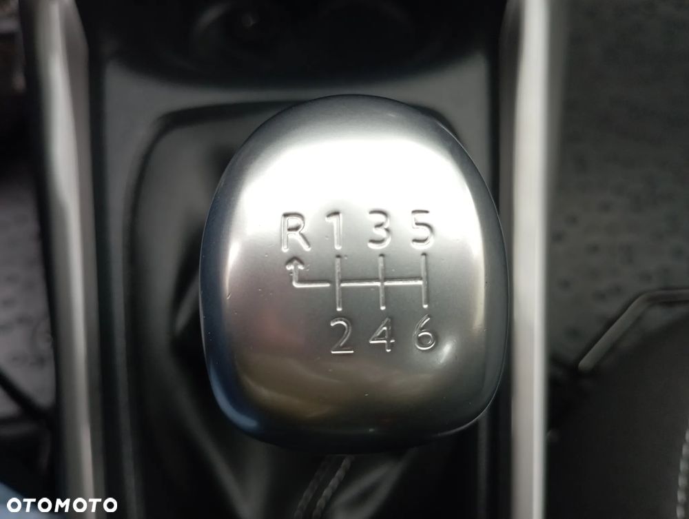 Peugeot 2008 1.2 Pure Tech GPF Active S&S - 16