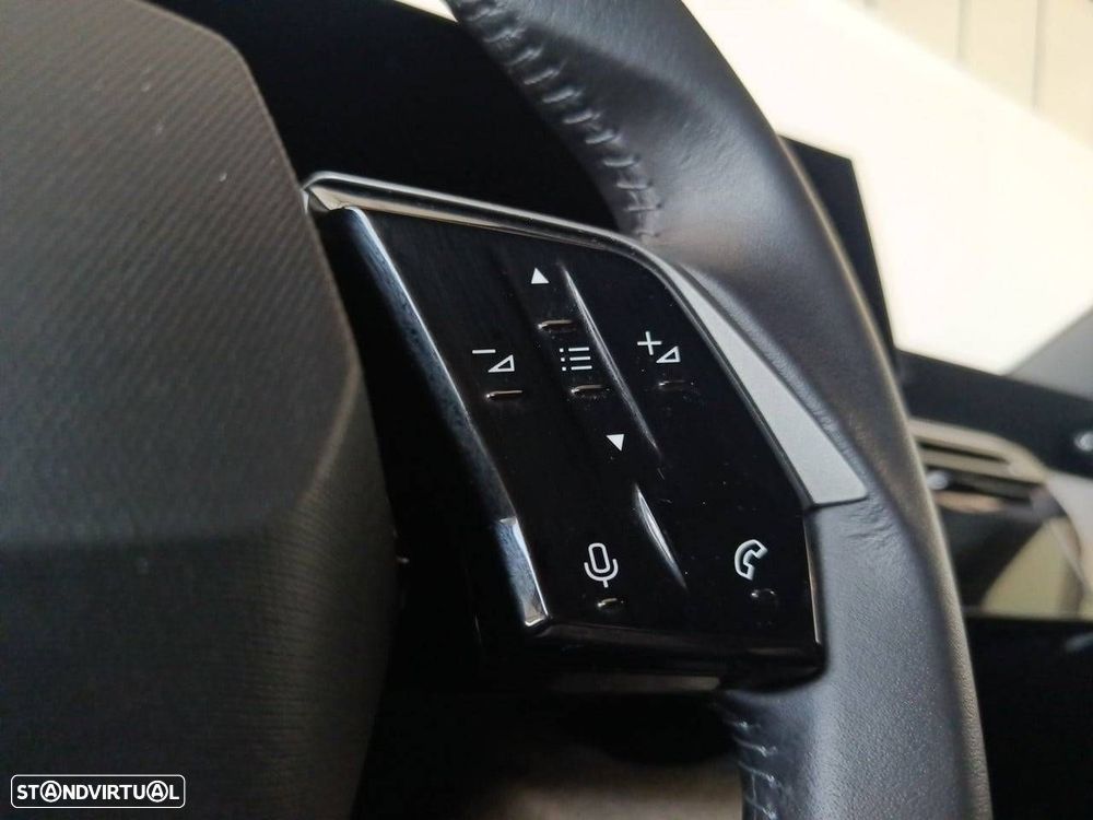 Peugeot 3008 1.2 Hybrid Allure e-DCS6 - 17