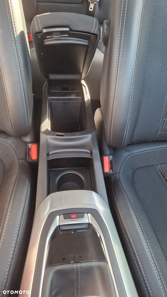 Peugeot 308 1.2 PureTech Allure S&S - 15