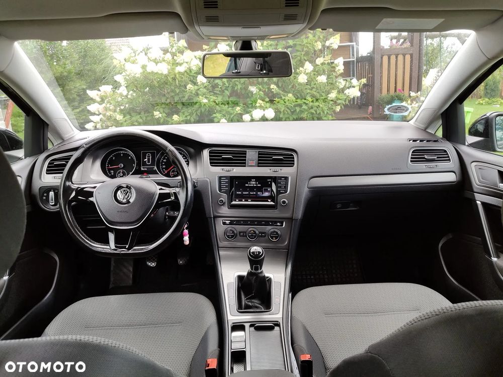 Volkswagen Golf - 11