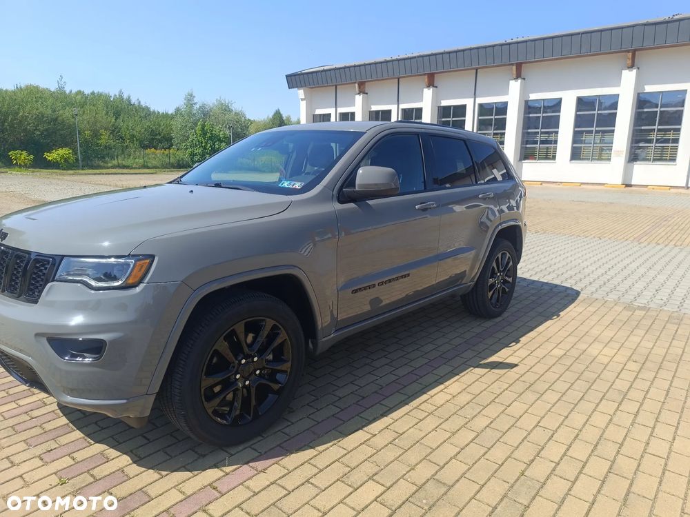 Jeep Grand Cherokee - 9