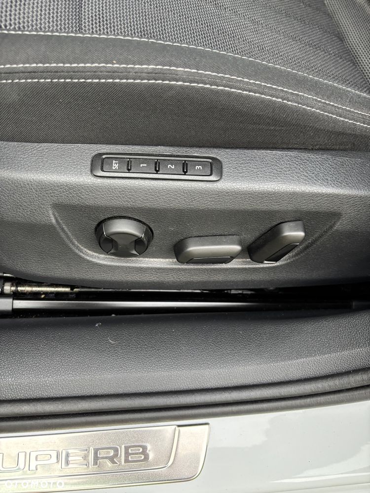 Skoda Superb 2.0 TDI Style - 22