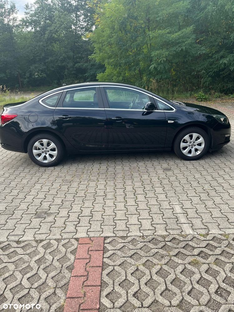 Opel Astra 2018 photo 2