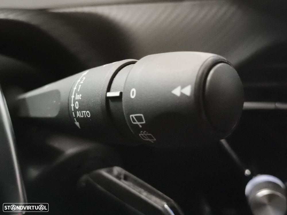 Peugeot 208 1.2 Hybrid Allure e-DCS6 - 21