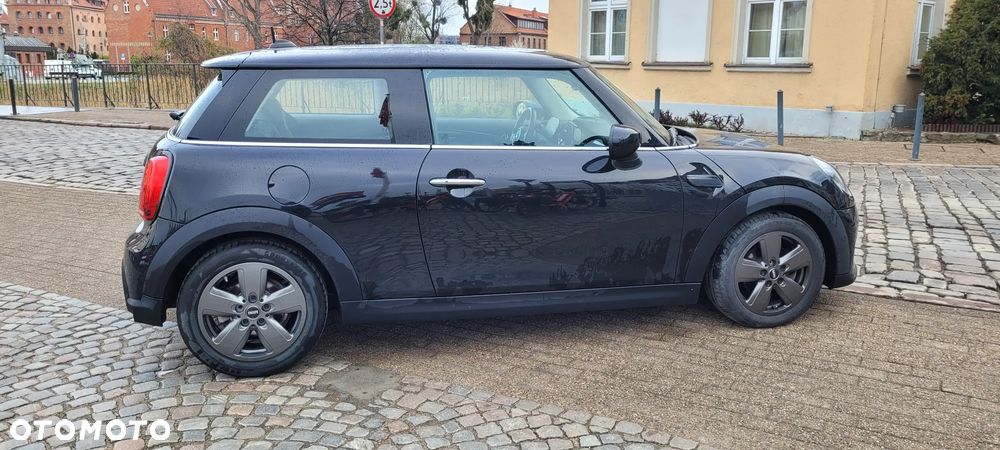 MINI Cooper Essential Trim - 3