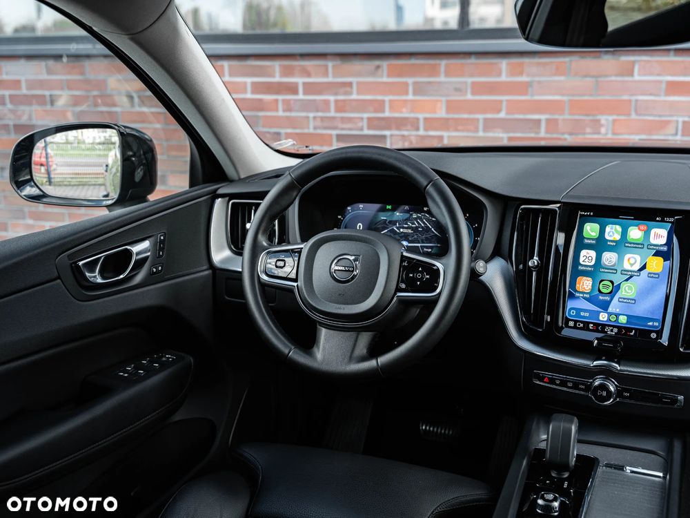 Volvo XC 60 B4 D Plus Dark - 30