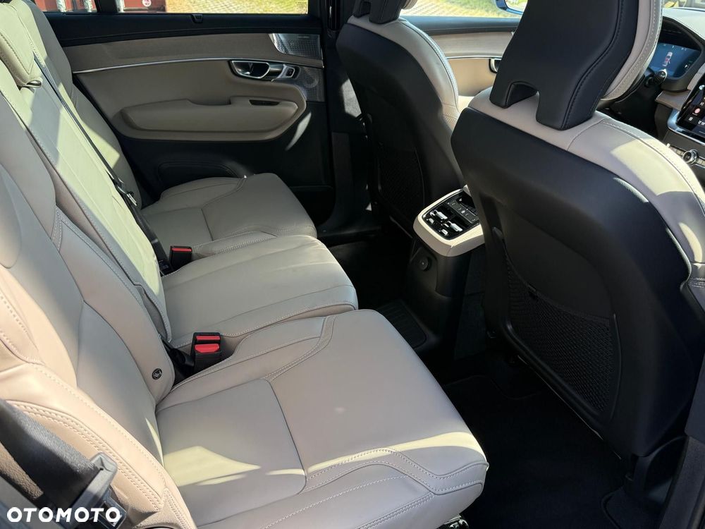 Volvo XC 90 T8 AWD Plug-In Hybrid Ultra Dark 7os - 26