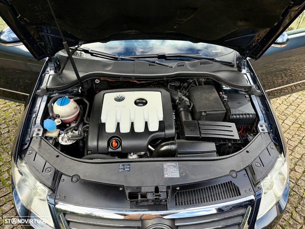 VW Passat Variant 2.0 TDi Highline - 37