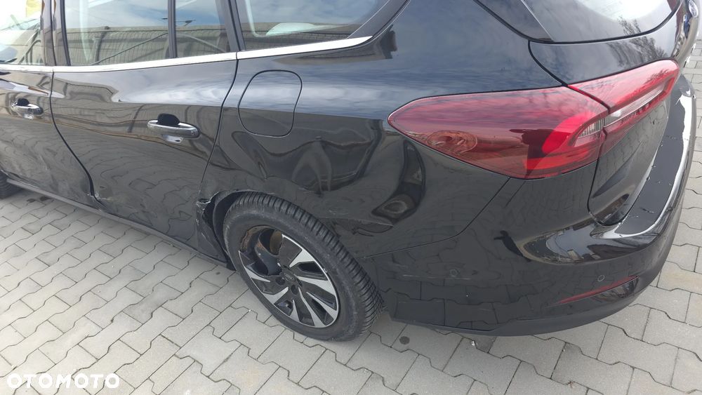 Ford Focus 1.0 EcoBoost Hybrid TITANIUM DESIGN - 19