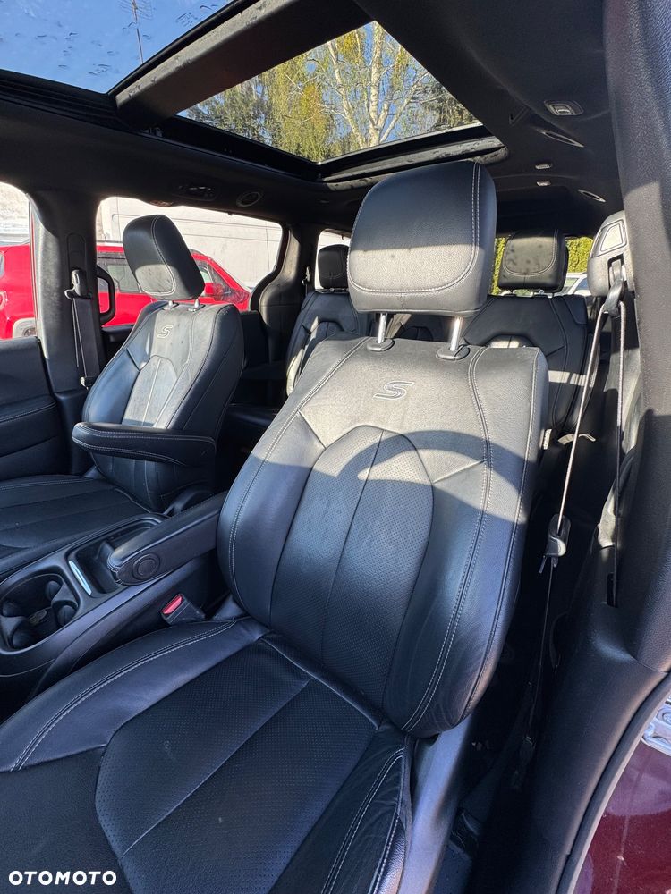 Chrysler Pacifica - 19