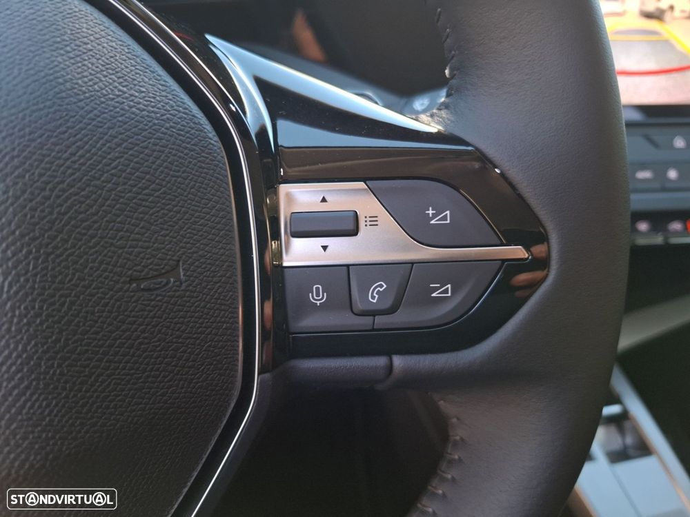 Peugeot 308 SW 1.2 Hybrid Allure e-DCS6 - 17