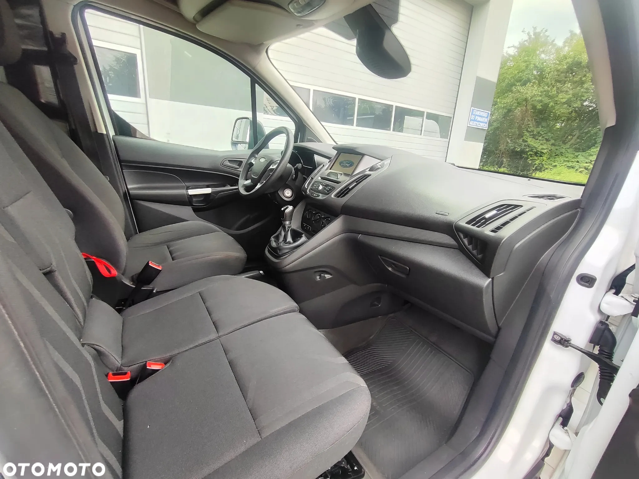 Ford Transit Connect - 11