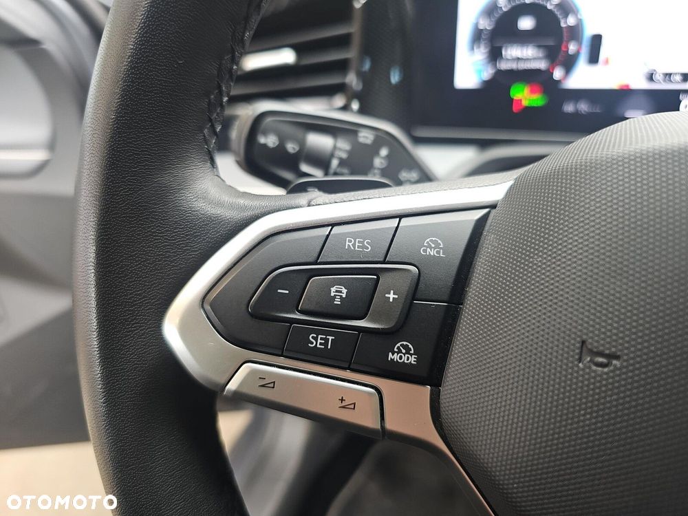 Volkswagen Passat - 14