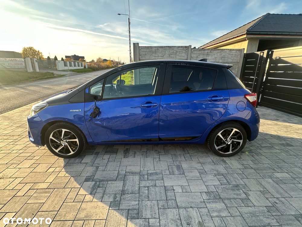 Toyota Yaris Hybrid Selection - 6