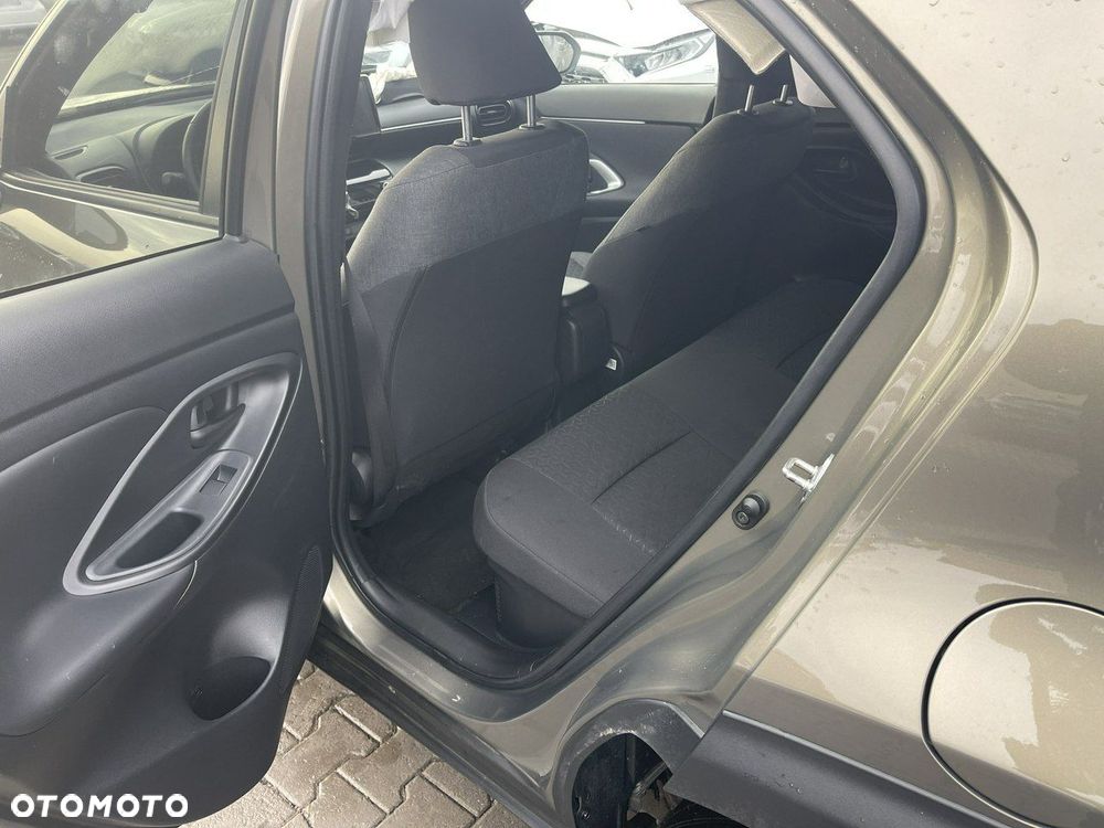 Toyota Yaris Cross Hybrid 1.5 Comfort AWD - 9