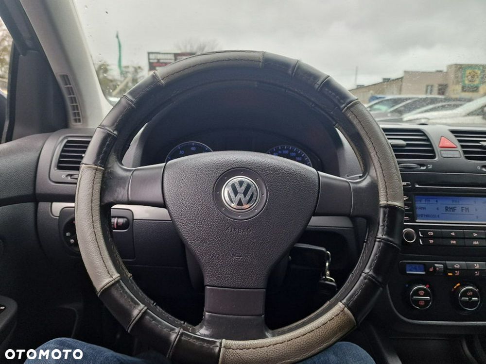 Volkswagen Golf V 1.4 FSI Comfortline - 8