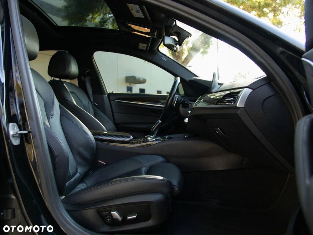 BMW Seria 5 530i xDrive Luxury Line sport - 26