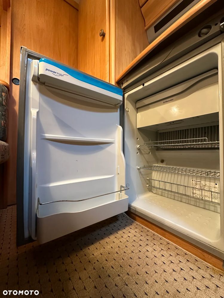 Hobby 500 KMFE z napędem i nową markizą. DMC 1400 kg !! RATY !! - 24