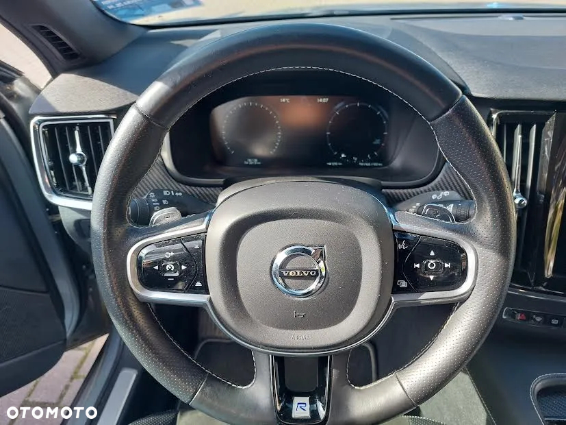 Volvo V90 D4 R-Design - 11