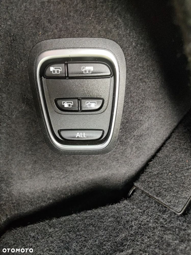 Renault Grand Scenic - 16