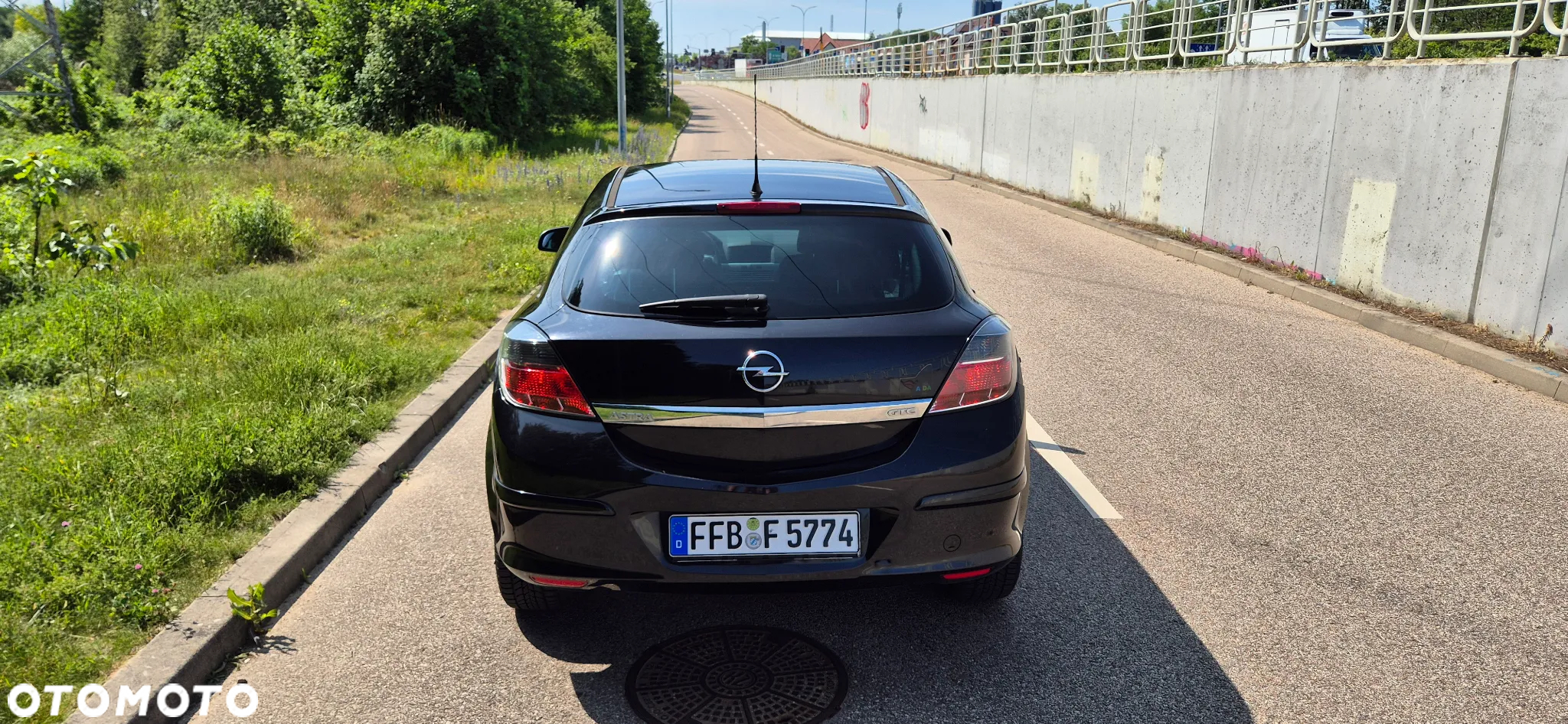 Opel Astra GTC 1.6 - 20