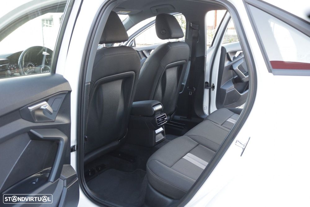 Audi A3 Limousine 30 TFSI Advanced - 25