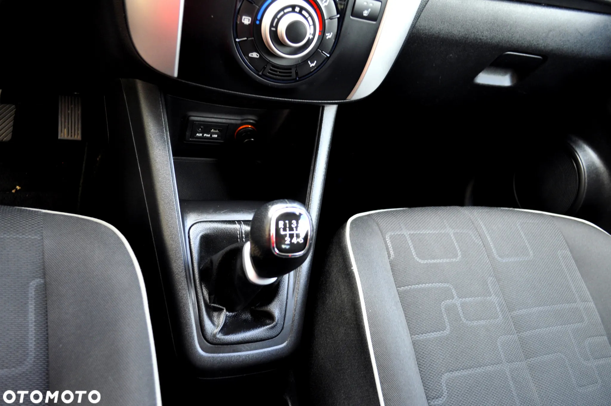 Kia Venga 1.6 CRDi 128 Business Line - 31