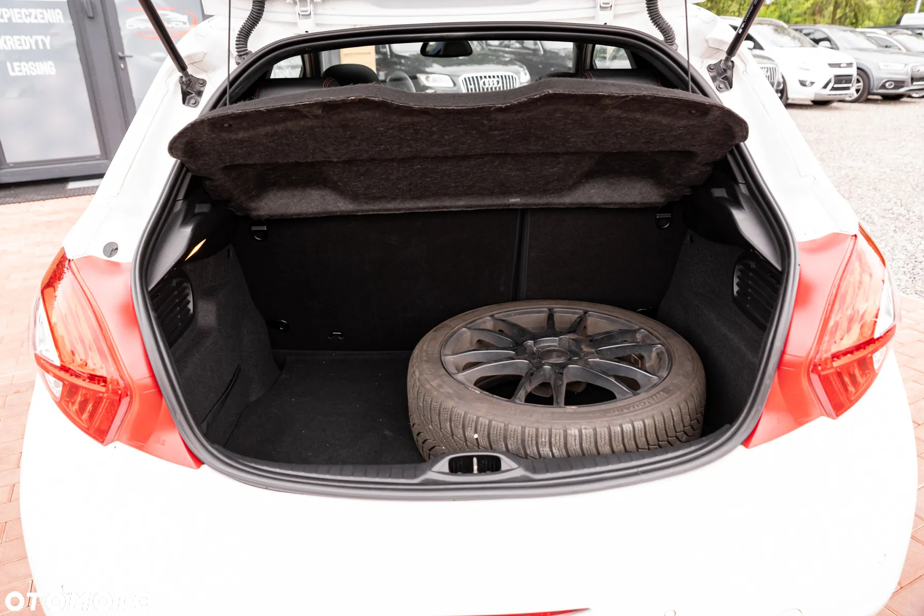 Peugeot 208 1.6 THP GTi - 21