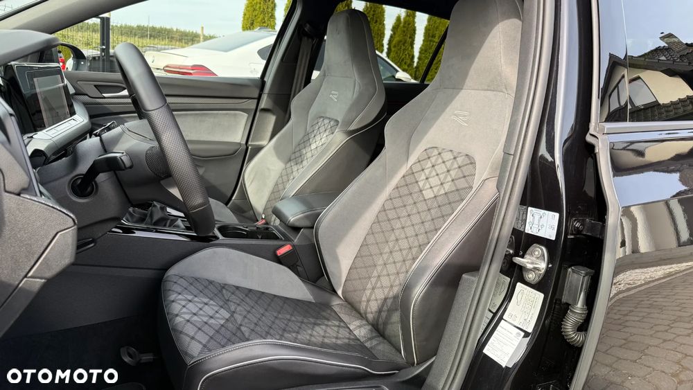 Volkswagen Golf 1.5 TSI OPF R-Line - 27