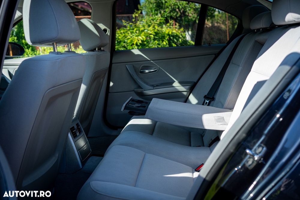 BMW Seria 3 320d - 10