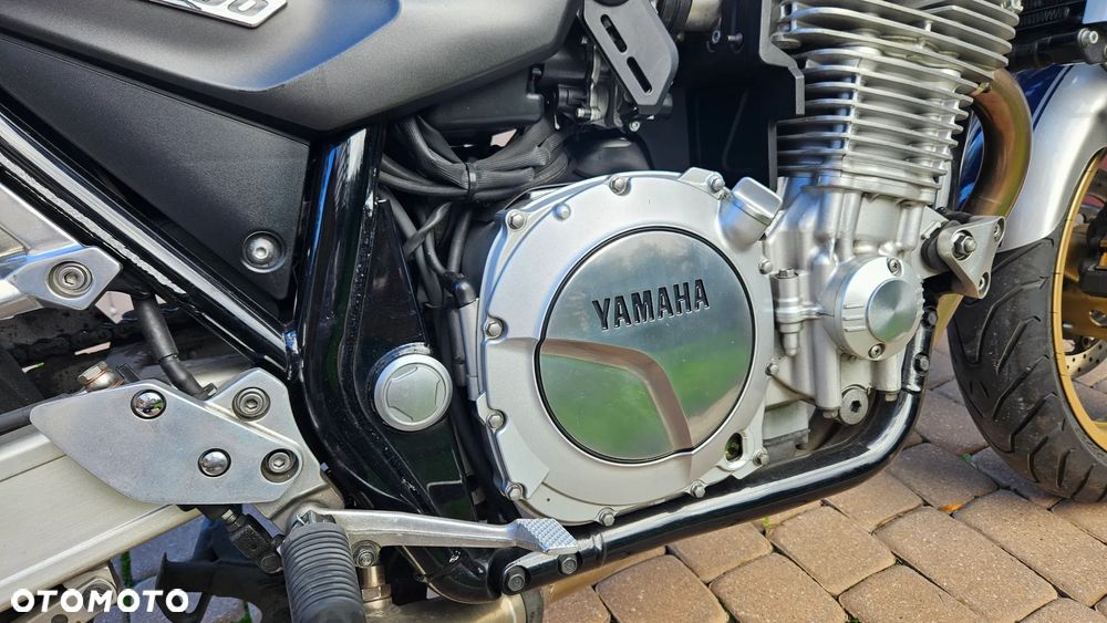 Yamaha XJR - 15