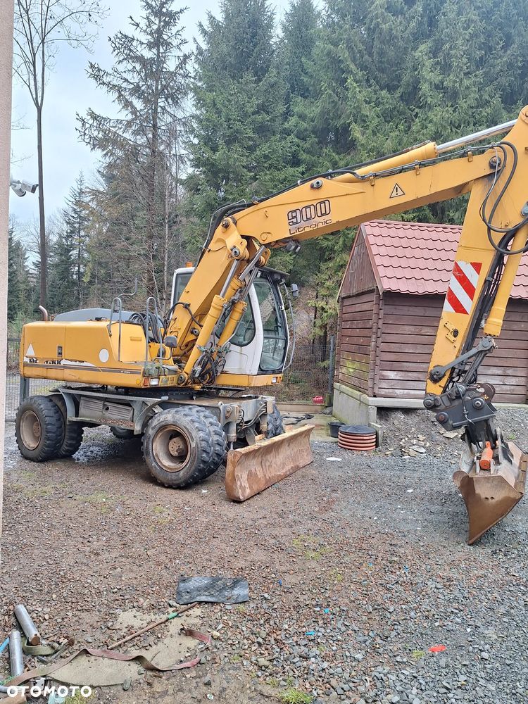 Liebherr 900 - 4