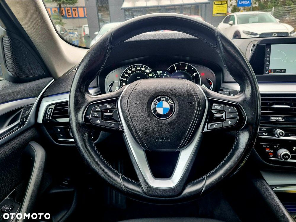BMW Seria 5 520d Sport Line - 20