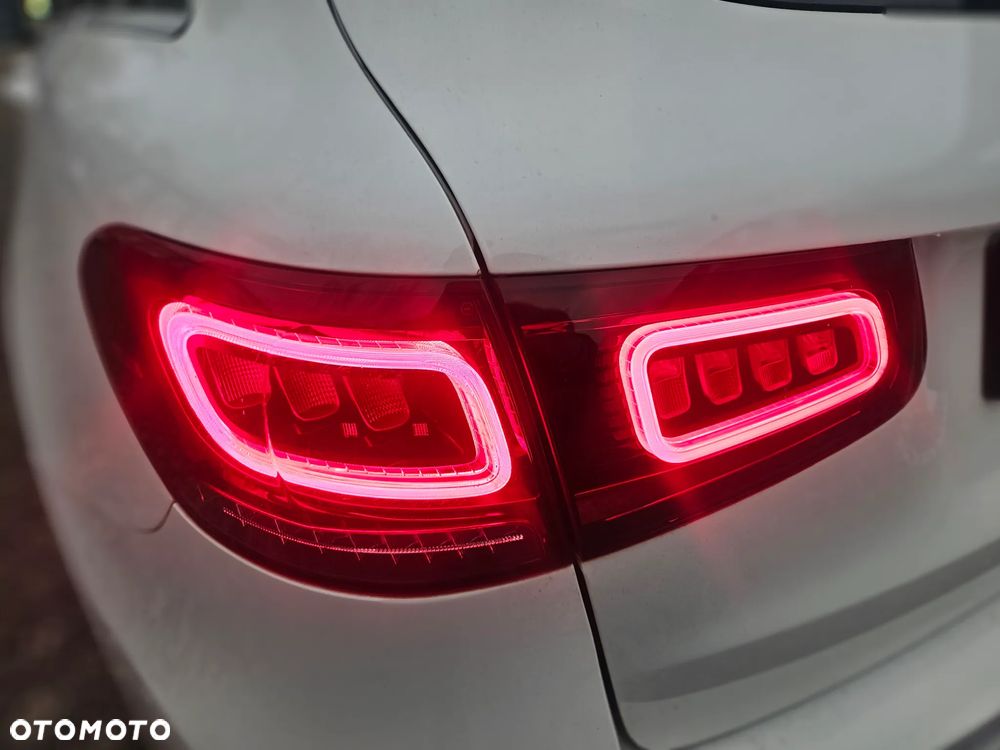 Mercedes-Benz GLC 220 d 4Matic 9G-TRONIC - 30