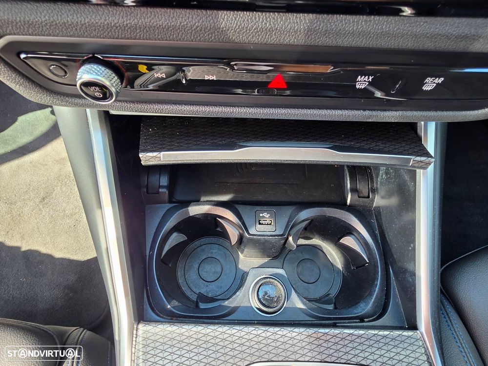 BMW 320 e Pack Desportivo M Auto - 32
