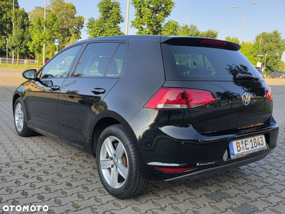 Volkswagen Golf - 6
