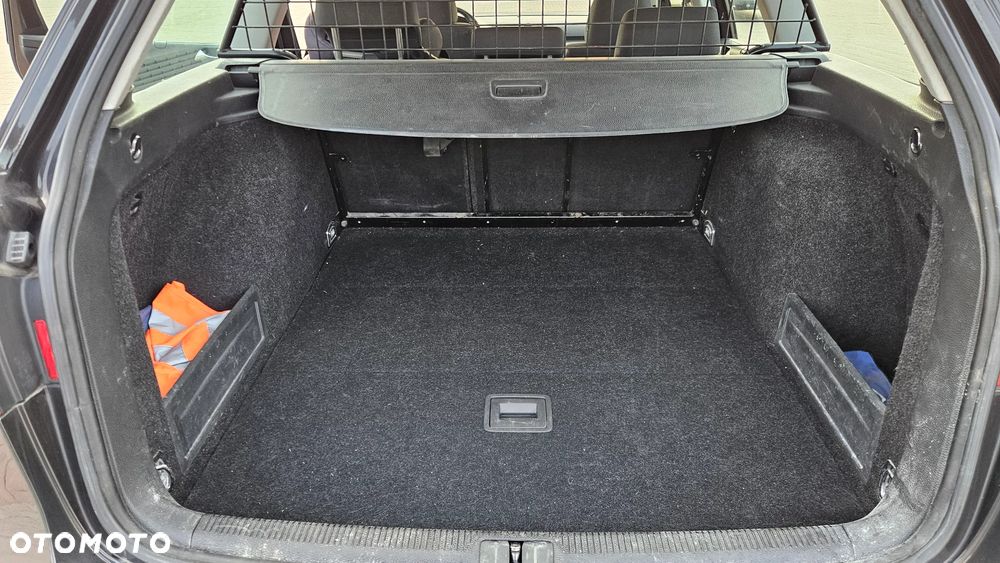 Volkswagen Passat 2.0 TDI Comfortline - 13